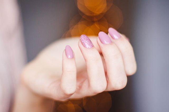 Nail service